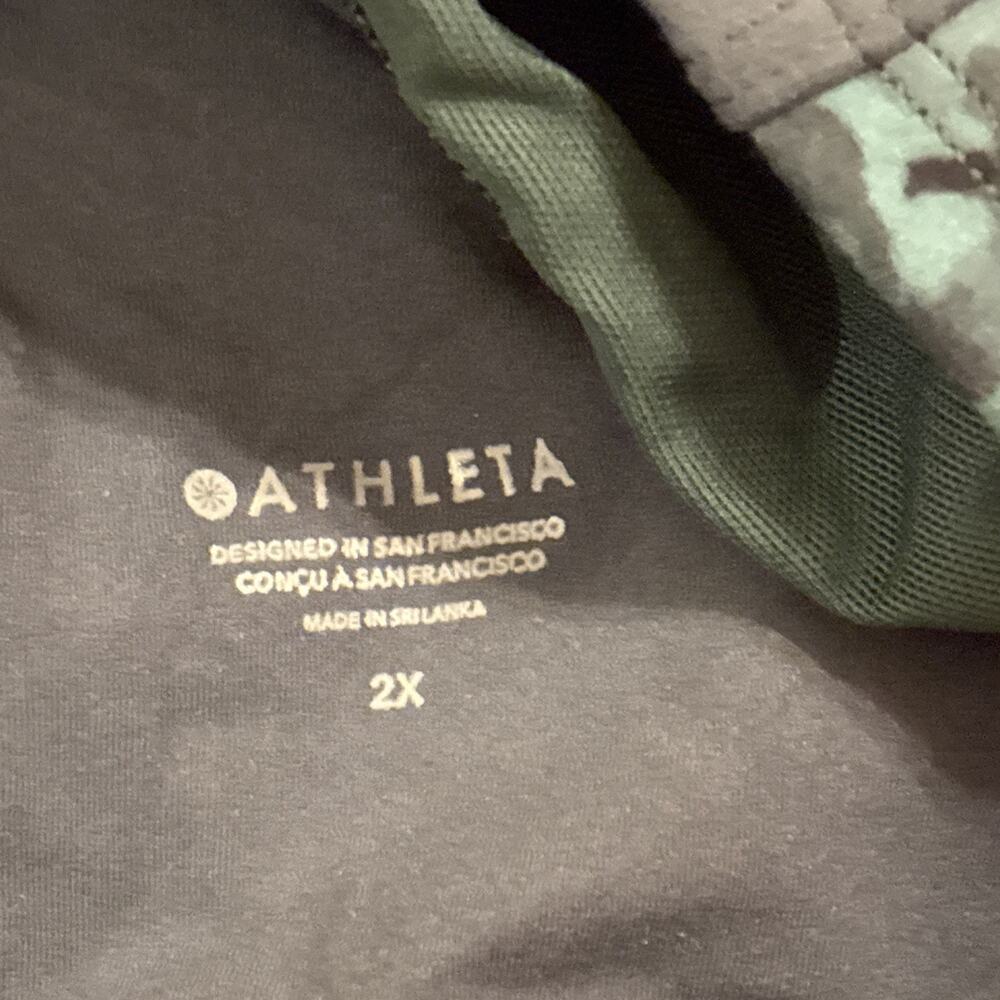 ATHLETA Conscious Crop Sports Bra Size 2XL D-DD Forest Green Camo High Neck Gym - Picture 8 of 9